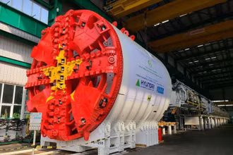 Khiên đào của máy TBM “Thần tốc” sắp được đưa xuống tầng đáy ga ngầm S9-Kim Mã.
