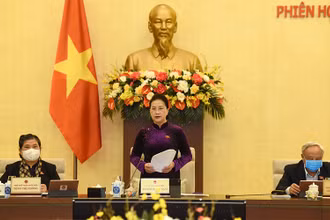 Chủ tịch Quốc hội Nguyễn Thị Kim Ngân phát biểu khai mạc phiên họp.