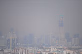 Bụi mịn PM2.5 phủ kín Thủ đô Bangkok của Thái Lan trong nhiều ngày qua.