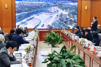 Đơn vị tham gia thi tuyển thuyết trình phương án kiến trúc.