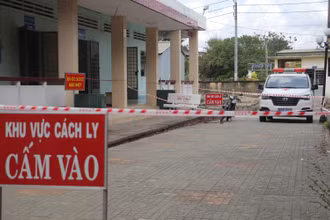 Sáu người đi chung xe với bệnh nhân 1452 được cách ly theo quy định (Ảnh minh họa).