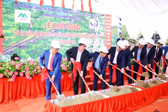 Khởi công xây dựng nút giao cao tốc Nội Bài - Lào Cai với thị trấn Phố Lu và Khu công nghiệp Tằng Loỏng. 