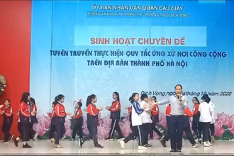 Tuyên truyền Quy tắc ứng xử cho các em học sinh ở Cầu Giấy.