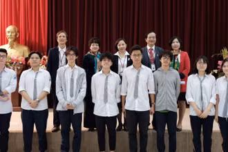 Những học sinh của Hà Nội tham dự thi chọn học sinh giỏi quốc gia môn Sinh học (Ảnh: HNAms)