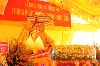 Tượng Phật hoàng Trần Nhân Tông.