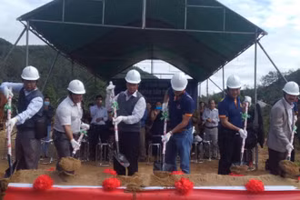 Khởi công xây dựng cầu treo Zà Há, xã Jơ Ngây (huyện Đông Giang, tỉnh Quảng Nam).