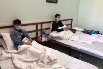 Hai công dân Trung Quốc đang được cách ly y tế tại nhà nghỉ Hòa Bình (Quảng Ninh).