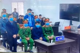 Các bị cáo tại phiên tòa.