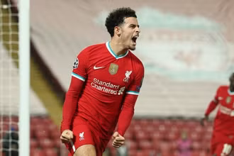 C. Jones ghi bàn thắng duy nhất cho Liverpool.