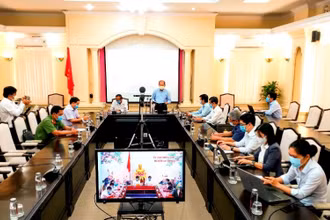 Quang cảnh buổi họp khẩn về công tác phòng, chống dịch bệnh Covid-19 ở Đồng Tháp.