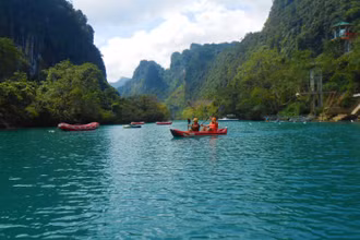Tỉnh Quảng Bình giảm sâu giá dịch vụ để thu hút khách du lịch đến với Di sản Phong Nha - Kẻ Bàng.