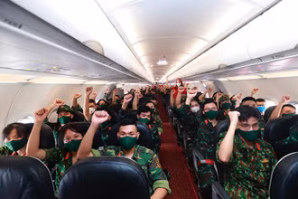 Vietjet tiếp tục vận chuyển các lực lượng hỗ trợ miền nam