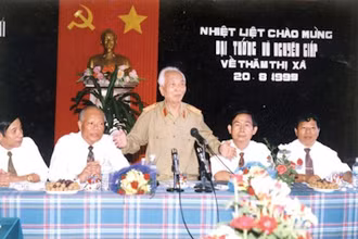 Đại tướng Võ Nguyên Giáp phát biểu trong lần về thăm quê hương Quảng Bình. (Ảnh: TL/quangbinh.gov.vn)