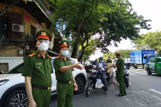 Từ 15 giờ ngày 16/8, 6 tổ liên ngành bắt đầu ra quân xử lý vi phạm về giãn cách xã hội.
