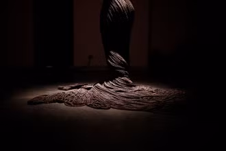 Một cảnh dàn dựng trong vở diễn "Cái Tổ".