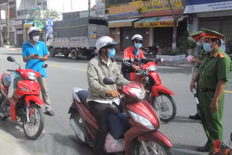 Từ ngày 23/8 đến 30/8, Long An không để người dân rời khỏi nơi cư trú theo đúng phương châm “ai ở đâu ở đó”.