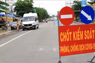Chốt kiểm soát phòng, chống dịch Covid-19 số 1 tại phường Trường An, thành phố Vĩnh Long (tỉnh Vĩnh Long). (Ảnh: TTXVN).