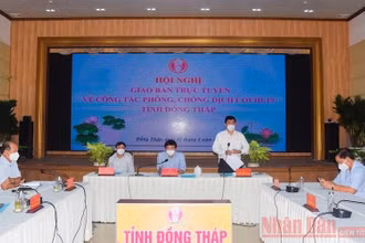 Chủ tịch Ủy ban nhân dân tỉnh Đồng Tháp Phạm Thiện Nghĩa phát biểu tại hội nghị Giao ban trực tuyến về công tác phòng, chống dịch Covid-19 (ảnh: HỮU NGHĨA).