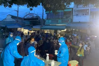 Xét nghiệm, truy vết F0 liên quan đến chợ đầu mối Vinh.
