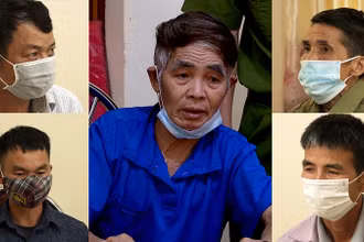 Đối tượng Lò Văn Pâng (áo xanh ở giữa) cùng các bị can bị khởi tố về hành vi bắt, giữ hoặc giam người trái pháp luật.