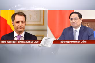 Thủ tướng Phạm Minh Chính có cuộc điện đàm trực tuyến với Thủ tướng Vương quốc Bỉ Alexander De Croo. (Ảnh: Nhật Bắc)