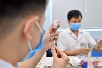 Tiêm vaccine phòng Covid-19 ở Hà Nội (Ảnh: Duy Linh).