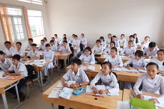Học sinh ở thành phố Cao Lãnh, tỉnh Đồng Tháp trong giờ học (Ảnh tư liệu năm học 2020 - 2021)