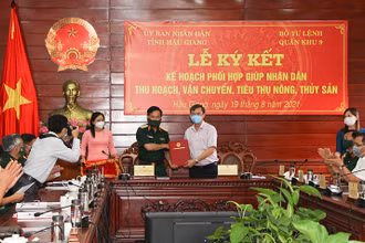 Quân Khu 9 và Hậu Giang ký kết giúp dân tiêu thụ nông sản