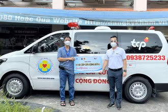 Lễ bàn giao chiếc “Xe cấp cứu cộng đồng” tặng Bệnh viện Quận 11.