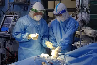 Thai phụ được cứu sống sau khi can thiệp ECMO (Ảnh: Bệnh viện cung cấp)
