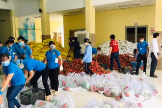 Hàng hóa nông sản từ các địa phương cung cấp về cho TP Hồ Chí Minh. (Ảnh : Tổ công tác 970)