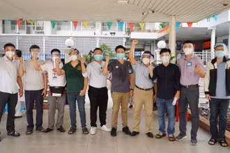 Các bác sĩ Bệnh viện Chợ Rẫy lên đường chi viện cho Bệnh viện Hồi sức Covid-19. (Ảnh: BV cung cấp)