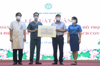 Cảm ơn đội ngũ y, bác sĩ trên tuyến đầu chống dịch