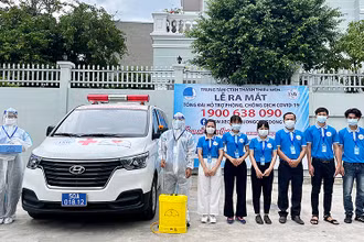 Các thành viên nòng cốt của “Tổng đài hỗ trợ phòng chống Covid-19”.