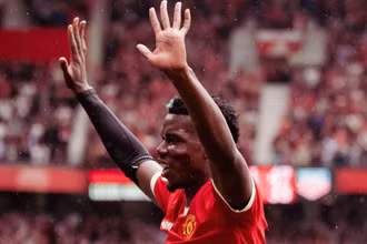 Paul Pogba là ngôi sao sáng nhất trong chiến thắng 5-1 của MU trước Leeds. (Ảnh: Getty Images) 