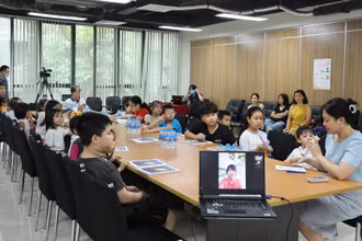 Các cây bút nhí tham gia giao lưu trực tuyến cùng tác giả truyện tranh Nhật Bản đầu tháng 4/2021.