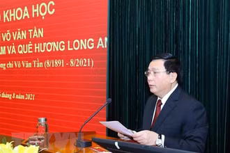 Đồng chí Nguyễn Xuân Thắng, Ủy viên Bộ Chính trị, Giám đốc Học viện Chính trị quốc gia Hồ Chí Minh, Chủ tịch Hội đồng lý luận Trung ương phát biểu khai mạc và đề dẫn Hội thảo. (Ảnh: Nguyễn Điệp/TTXVN)