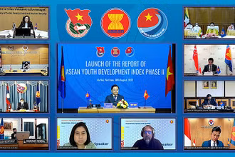 Đại diện Ban Thư ký ASEAN, Hội nghị Bộ trưởng Thanh niên ASEAN và các quốc gia thành viên ASEAN tham dự buổi lễ.