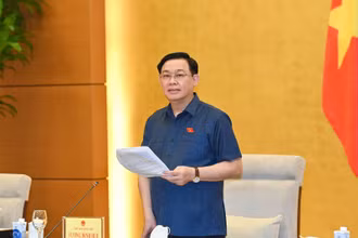 Chủ tịch Quốc hội Vương Đình Huệ phát biểu tại phiên họp. (Ảnh: DUY LINH)