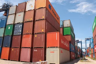 Hàng trăm nghìn container hàng hóa đang tồn đọng tại cảng Cát Lái
