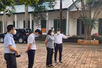 Lãnh đạo UBND tỉnh Sơn La kiểm tra việc chuẩn bị khu cách ly tập trung tại huyện Phù Yên.