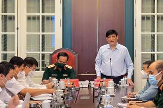 Bộ trưởng Y tế Nguyễn Thanh Long phát biểu tại buổi giao ban. 