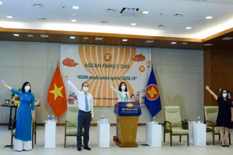 Ngày Gia đình ASEAN năm nay đã diễn ra trong không khí ấm áp, thân tình và không kém phần sôi động. (Ảnh do báo Thế giới và Việt Nam cung cấp)