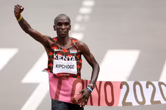 Kipchoge chứng tỏ sự thống trị của mình trên đường chạy marathon. (Ảnh: Getty Images)