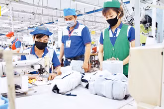 Người lao động tại Công ty May Nhà Bè (TP Hồ Chí Minh).