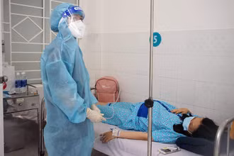 Các sản phụ được theo dõi đặc biệt để bảo đảm an toàn cho cả mẹ và thai nhi.