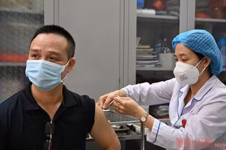 Tiêm chủng mở rộng ở Hà Nội. Ảnh: ĐĂNG ANH.