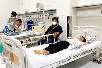 8 trẻ nằm tại Bệnh viện Nhi Trung ương đã qua giai đoạn nguy kịch.
