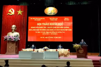 Đồng chí Nguyễn Xuân Thắng phát biểu tại Hội thảo.