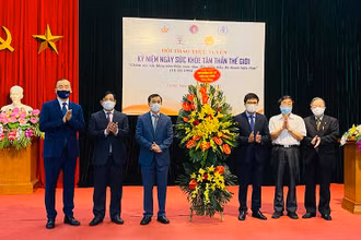Các đại biểu tại hội thảo.